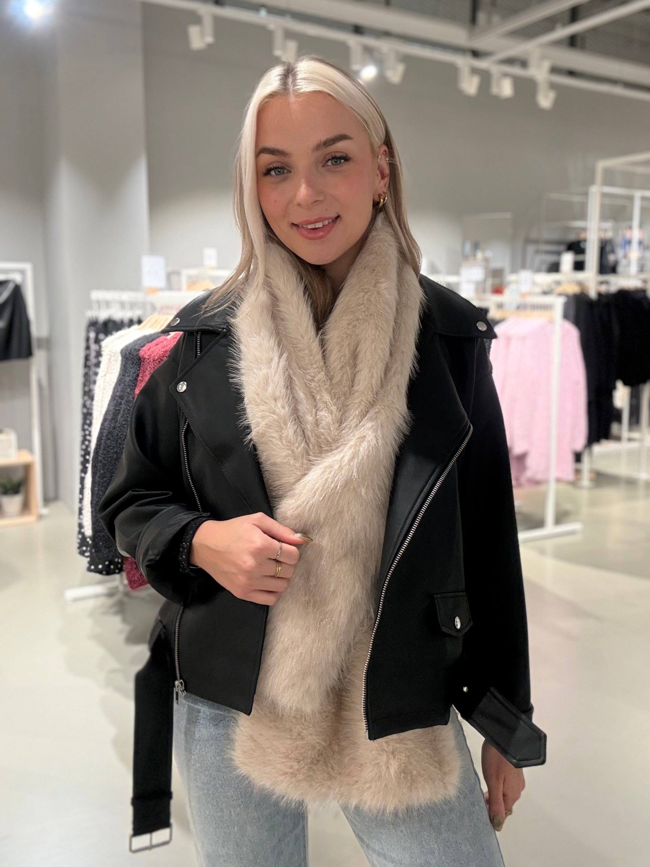 VIAMELIA Scarf - Cement